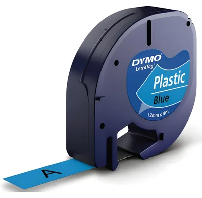 Zdjęcie produktu dla DYMO Oryginalne etykiety plastikowe LetraTag | Rolka 12 mm x 4 m | Czarny nadruk na niebieskich etykietach | Samoprzylepne etykiety uniwersalne do etykieciarek LetraTag, Czarny na niebieskim, Poliester, Belgia, DYMO, LetraTag 100T, LetraTag 100H, 1,2 cm