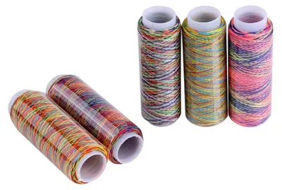Produktbild von Set mit Overlockgarn, mehrfarbiges Nähgarn, 5 Spulen aus Polyester, 110 m / 120 Yards