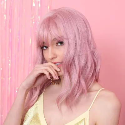 Produktbild von Kurzer, lockiger, rosa Bob-Haarschopf für Damen – synthetischer Haarschopf mit Pony