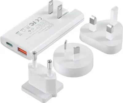 Produktbild von Choetech Schnellladegerät mit Länderadapter, Fast Charger (67W) , USB-C + USB-A Output 45W + 10.5W Weiß