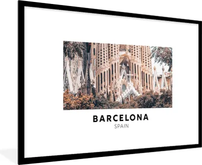 Produktbild von MuchoWow® Gerahmtes Poster Spanien - Barcelona - Architektur 90x60 cm - Poster mit Schwarzem Bilderrahmen Wandposter Rahmen Foto Bilder - Wanddekoration - Fotos