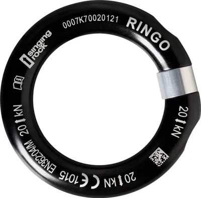 Schwarzer aufschraubbarer Ring Ringo von singing rock; geeignet für Kletterwände; mit einer Tragkraft von 20 kN.