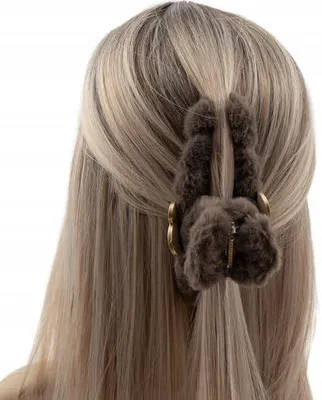 Produktbild von Haarspange für Damen aus flauschigem Material – eleganter Haarschmuck und Haarklammer für stilvolle Frisuren
