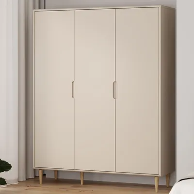 Produktbild von Forte SHERBROOKE Kleiderschrank 150 160, Skandi-Stil, leichte Montage dank EasyKlix by Forte, 3 Türen, hohe Füße, Holzwerkstoff, Kaschmir Beige , 154,2 cm breit x 201,8 cm hoch x 52,2 cm tief