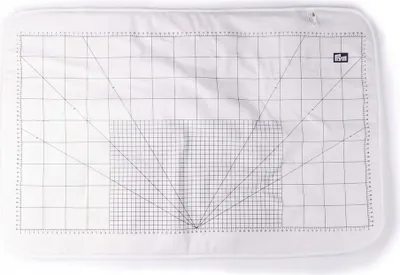 Produktbild von PRYM Bügelunterlage 60 x 90 cm, hitzereflektierend, beidseitig verwendbar, metrisch gerastert