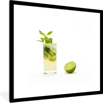 Produktbild von MuchoWow® Gerahmtes Poster Mojito mit frischen Minzblättern und Limette auf zerstoßenem Eis 40x40 cm - Poster mit Schwarzem Bilderrahmen Wandposter Rahmen Foto Bilder - Poster - Plakat im Rahmen