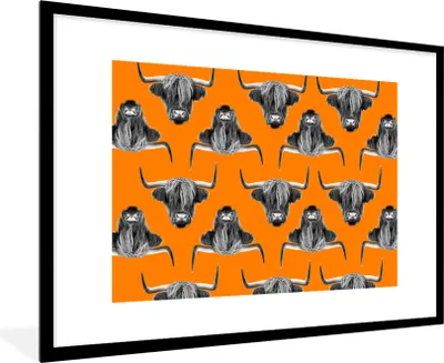 Produktbild von MuchoWow® MuchoWow® Gerahmtes Poster Schottisches Hochlandrind - Muster - Orange 90x60 cm - Poster mit zchwarzem Bilderrahmen - Wanddekoration - Fotos