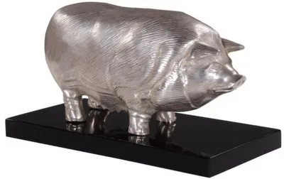 Produktbild von Casa Padrino Luxus Bronzefigur Schwein auf Holzsockel Silber / Schwarz 35 x 17 x H. 19 cm - Versilberte Deko Figur