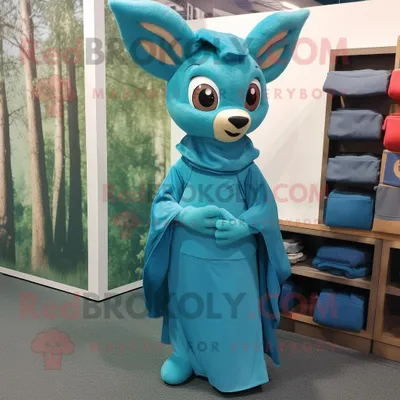 Produktbild von Cyan-Reh REDBROKOLY Maskottchen Kostüm figur bekleidet mit einem Wickelkleid und Mützen