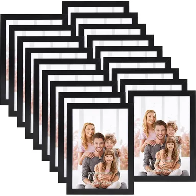 Productafbeelding van Set van 18 fotolijsten, 13x18 cm, zwart, geschikt voor wandmontage of plaatsing op een tafel