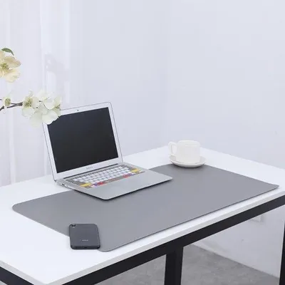 Produktbild von Schreibtischunterlage aus Leder – Rutschfest – Multifunktional – Für Büro – Laptop – 60 x 30 cm – Langlebiges Kunstleder – Schreibtischzubehör