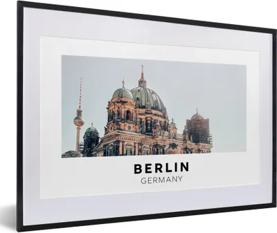 Produktbild von MuchoWow® Gerahmtes Poster Berlin - Deutschland - Domtoren 60x40 cm - Poster mit Schwarzem Bilderrahmen Wandposter Rahmen Foto Bilder - Schlafzimmer - Plakat in Rahmen - Drucken
