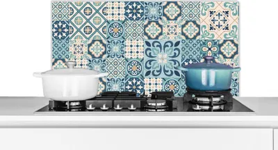 Produktbild von KitchenYeah®  Spritzschutz Küche - Küchenrückwand - Wandschutz für Herd und Spüle - Blumen - Blau - Design - Fliese 90x45 - Alu-Dibond (Alternative zum Spritzschutz aus Glas) - Hitzebeständig - Herdsp