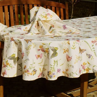 Productafbeelding van Tafelkleed met vlinderprint, ovaal, 160 x 220 cm