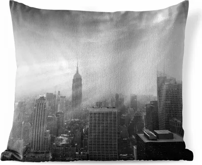 Produktbild von MuchoWow® Outdoor Kissen - Schnee in New York schwarz und weiß - 45x45 cm - Wetterfest - Lounge Kissen - Fotokissen - Dekoratives Kissen