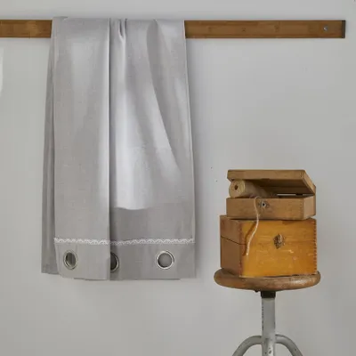 Produktbild von Ösenvorhang im romantischen Stil mit Spitze