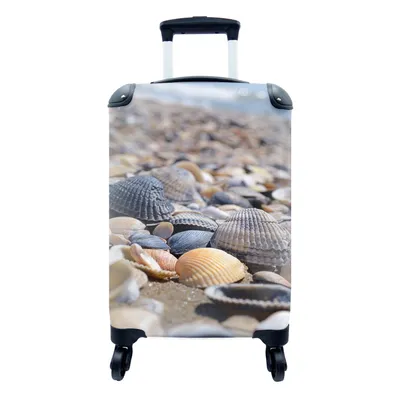 Produktbild von MuchoWow® Koffer Handgepäck Trolley Rollkoffer Kleine Reisekoffer mit 4 Rollen - Muscheln - Strand - Cabin Size < 55x40x23 cm & 55x40x20 cm - Fotokoffer - Kabinenkoffer - Boardgepäck - Reise-Box - Reisekoffer - Reisegepäck - Koffer mit Bild - Trolley für Kinder