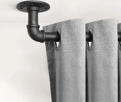 Produktbild von Schwarze ausziehbare Industrie-Vorhangstange, Deckenmontage, Industrie-Vorhangstange für Paneele, 25 mm Durchmesser, 121 bis 213 cm, schwarz.