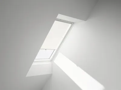 Produktbild von VELUX Sichtschutzrollo beige uni manuell mit Haltekrallen RHL Y30 1086