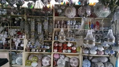 Image de Lampadaire turc fait main avec 7 boules en verre mosaïque rouge – lampadaire oriental pour un éclairage d'ambiance