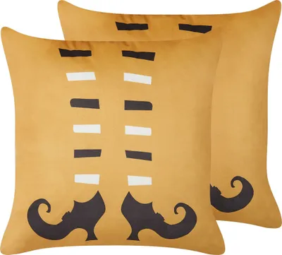 Obrázek produktu pro BELIANI Set 2 Dekorativních polštářů oranžový samet 45 x 45 cm čarodějnické boty motiv čtvercový moderní Halloween podzimní dekor doplňky