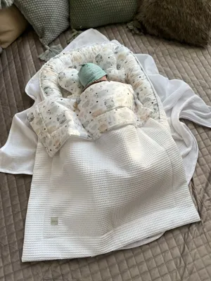 Produktbild von Waffelpique Weiß/ HASE Beige Babynestchen Unterlage 3 Tlg SET Babynest Wicleklunterlage Reisebett Babydecke Babyausstattung 2 Seitig PREMIUM Geschenk