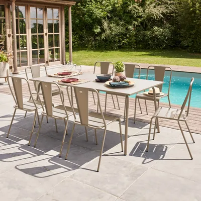 Produktbild von Stuhl Gartentisch und 8 Bistrostühle aus taupefarbenem Stahl - Oviala Palavas