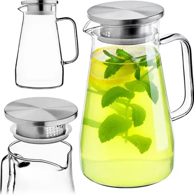 Produktbild von KADAX Glaskaraffe 1.5L, Wasserkaraffe mit Sieb und Deckel aus Edelstahl, Karaffe aus Glas, Glaskrug für Wasser, Wasserkrug aus Borosilikatglas, Glaskanne
