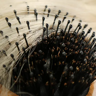 Produktbild von Nachhaltige Bambus-Haarbürste - Universelle Paddelbürste für jeden Haartyp