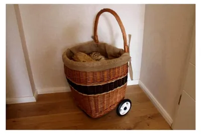 Produktbild von Kaminholzwagen aus Weide mit Jute-Tasche für Feuerholz