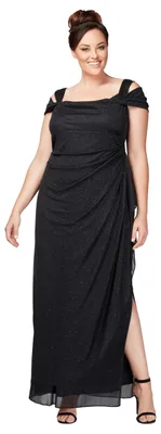Productafbeelding van Alex Evenings jurk voor dames, model "Long Cold Shoulder", geschikt voor een bruiloft, met een gerimpelde rok