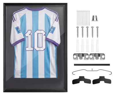 Immagine prodotto di Telaio per maglie sportive SucceBuy, dimensioni 925 x 718 mm, in legno con pannello in policarbonato e chiusura magnetica, colore nero. Cornice per quadri con protezione UV del 98%, ideale per esporre maglie di baseball, basket, football e hockey