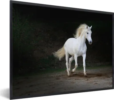 Produktbild von MuchoWow® Gerahmtes Poster Pferde - Sand - Dunkel 80x60 cm - Poster mit Schwarzem Bilderrahmen Wandposter Rahmen Foto Bilder - Schwarzem - Mit Gestell