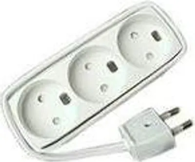 Immagine prodotto di MicroConnect - Presa multipla - ingresso, alimentazione in ingresso - connessioni in uscita: 3 - 1,5 m - bianco (GRUELU3H015)