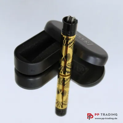 Produktbild von Clipper Metall Feuerzeug : Amazing Skulls V3 Rose / Schwarz