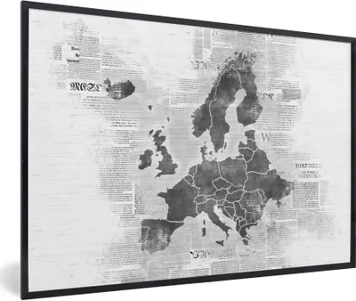 Produktbild von MuchoWow® Gerahmtes Poster Eurocard auf Zeitungspapier - schwarz und weiß 90x60 cm - Poster mit Schwarzem Bilderrahmen Wandposter Rahmen Foto Bilder - Fotorahmen - Foto-Plakat