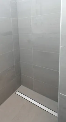 Produktbild von SCHÜTTE Duschrinne 90cm mit Edelstahlabdeckung, Entwässerungsrinne Dusche