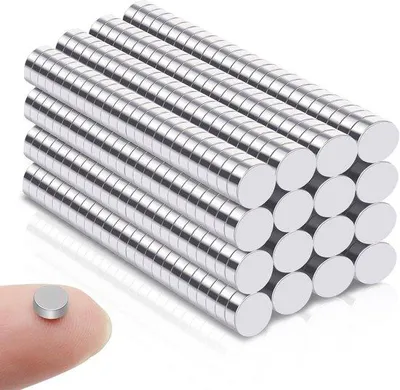 Produktbild von 400 Stück Mini Runde Neodymium-Magnete 3x1mm, starke Magnetfeld, für Whiteboards, Prikbördchen, Kühlschränke, Türen, Karten