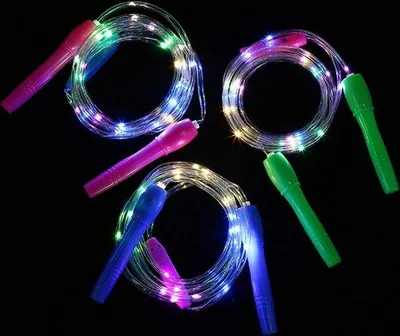 Image de Feux clignotants à LED à longueur réglable - Poignée en plastique - Modes clignotement rapide et lent - Accessoire de fête et d'entraînement - Couleur aléatoire.