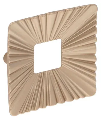 Immagine prodotto di Maniglia per mobili in zamak. Distanza tra i fori: 48 mm. Finitura: oro. Modello: Roma