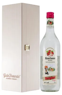 Produktbild von Berghof Haselnuss Spirituose mit Geschenk-Holzkiste