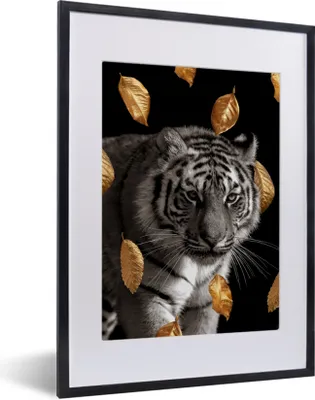 Produktbild von MuchoWow® MuchoWow® Gerahmtes Poster Tiger - Golden - Blätter 30x40 cm - Poster mit zchwarzem Bilderrahmen - Wandposter Schlafzimmer