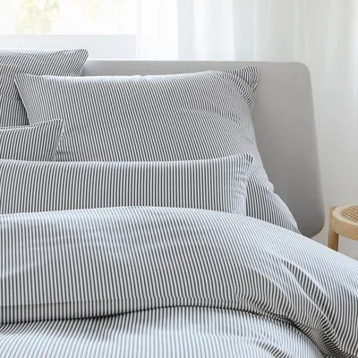 Produktbild von elegante Mako-Satin Bettwäsche Hamburger Streifen 155x220 cm + 80x80 cm grau