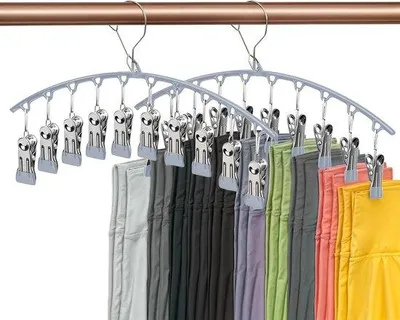 Produktbild von 2 Stück Hänge für Socken - mit 10 Clips - raumsparend - Stahlschlauchhänge für Hosen - Röcke - Socken - Handtücher (Grau)