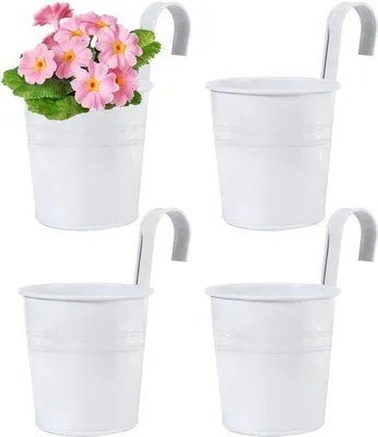 Immagine prodotto di Set composto da quattro vasi da fiori sospesi in metallo con gancio rimovibile e foro di drenaggio