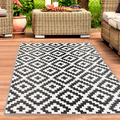 Produktbild von Strapazierfähiger Ethno-Outdoor-Teppich in schwarz weiß Größe - 150 x 220 cm