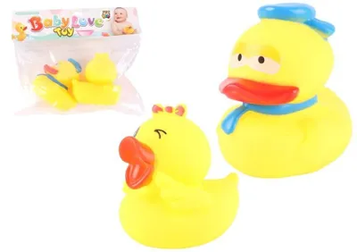 Produktbild von Badeente 2er-Pack aus Gummi, gelb mit bunten Details, schwimmfähig, quietschend