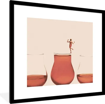 Produktbild von MuchoWow® Gerahmtes Poster Frau - Wein - Jahrgang 40x40 cm - Poster mit Schwarzem Bilderrahmen Wandposter Rahmen Foto Bilder - Poster - Plakat im Rahmen