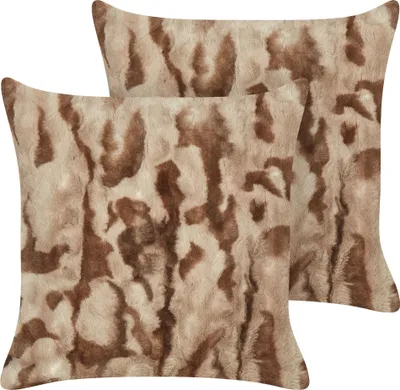 Produktbild von BELIANI Dekokissen 2er Set Braun aus Kunstfell 45 x 45 cm Quadratisch Flauschig Weich Deko Dekoration Wohnaccessoires für Wohnzimmer Schlafzimmer