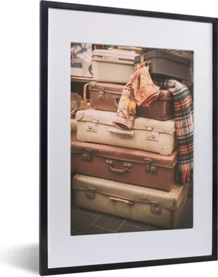 Produktbild von MuchoWow® MuchoWow® Gerahmtes Poster Reisekoffer - Retro - Braun 30x40 cm - Poster mit zchwarzem Bilderrahmen - Wandposter Schlafzimmer